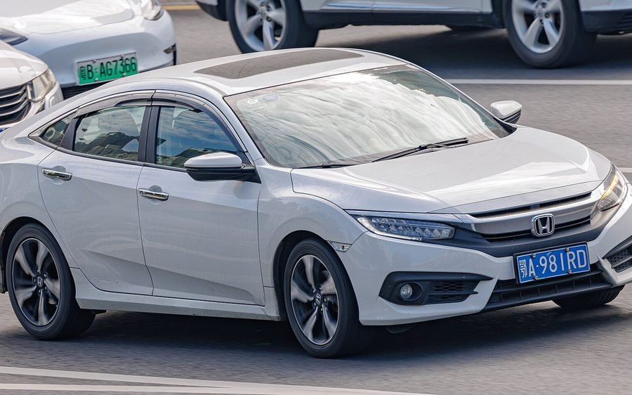 2021 Honda Civic LX 1.6 in Clear White, photo 2 of 4