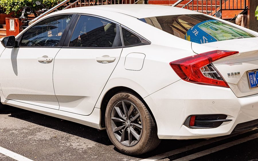2021 Honda Civic LX 1.6 in Clear White, photo 3 of 4