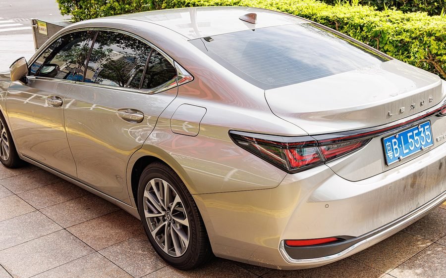 2021 Lexus ES 350 Premier in Champagne Gold, photo 3 of 4