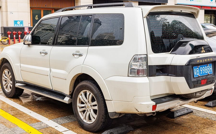 2021 Mitsubishi Pajero GLS 3.5 in Pearl White, photo 3 of 3