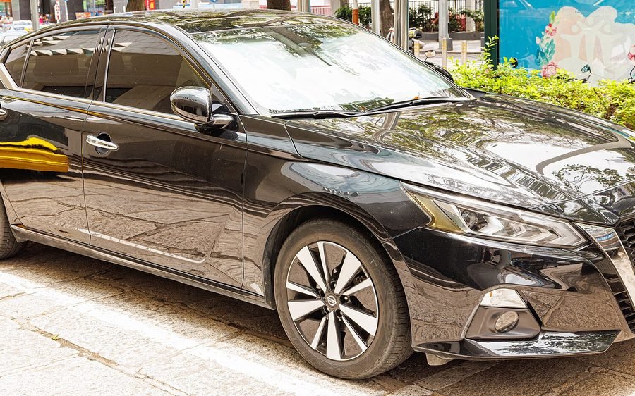 2021 Nissan Altima SV 2.5 in Crystal Black, photo 1 of 2